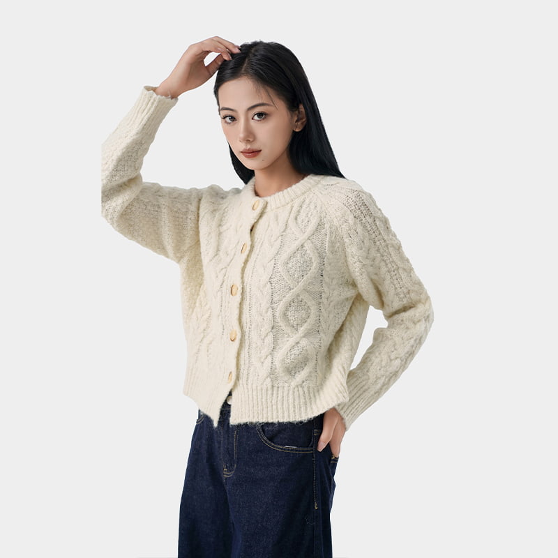 เสื้อคาร์ดิแกนถักสามารถเข้ากับชุดหรือรูปร่างที่แตกต่างกันได้อย่างไร